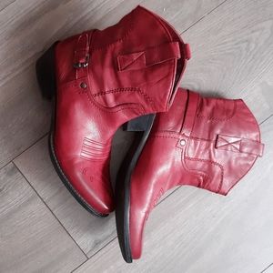 FRANCO SARTO Vintage Red Leather Ankle Boot